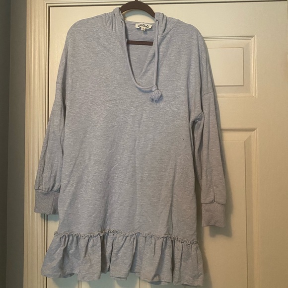 Listicle Tops - Cute tunic with hood. Size M
